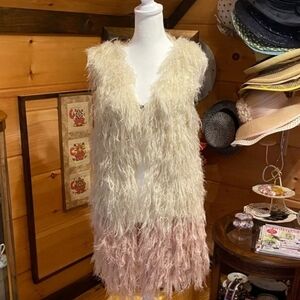 Chic Women's Faux Fur Vest in Cream and Pink.  NWOT Size S/M